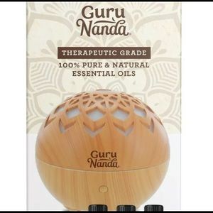 GURU NANDA Essential Oil Diffuser & 2 oils